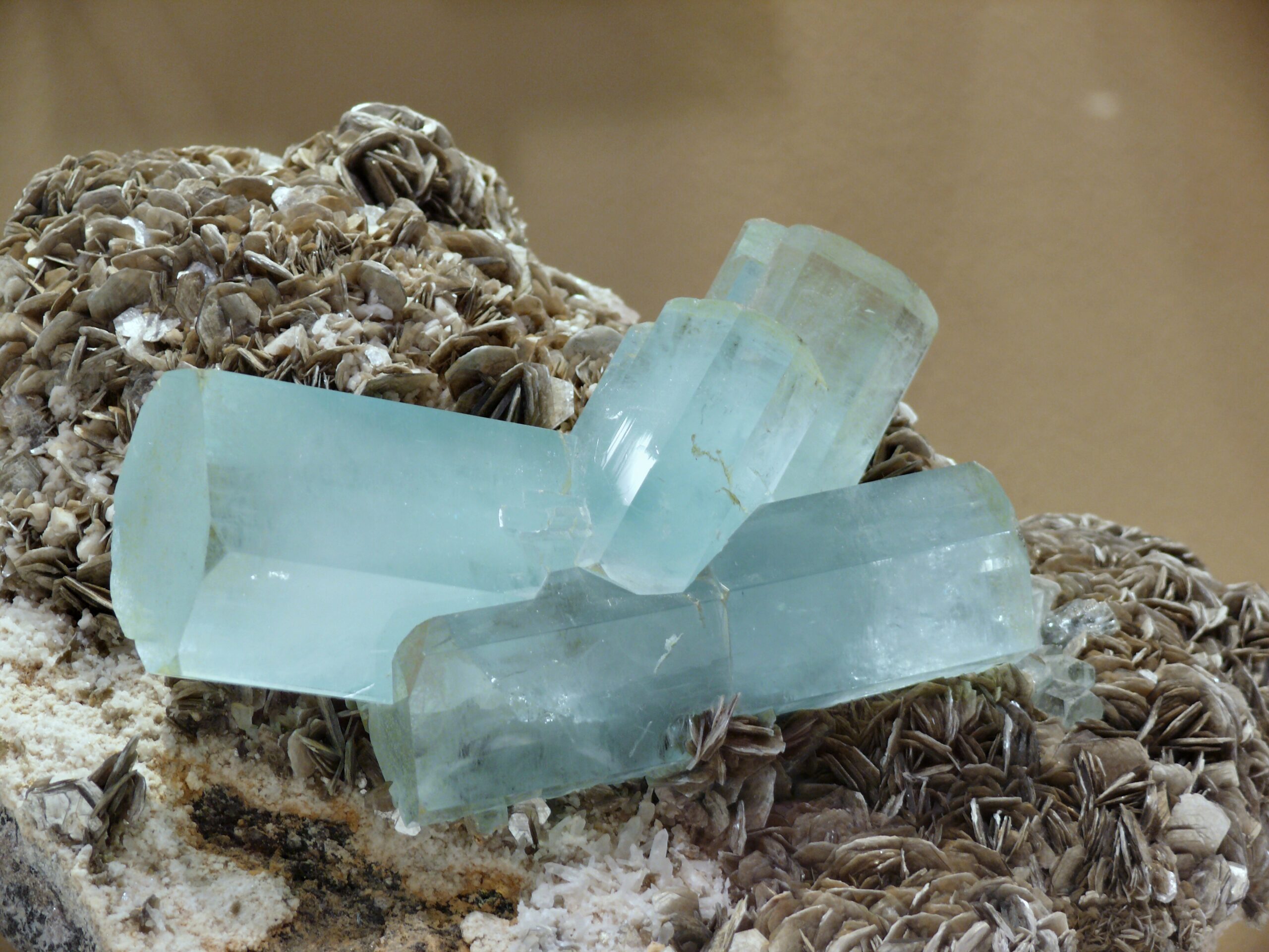 Aquamarine stone in the context of aquamarine stone meaning