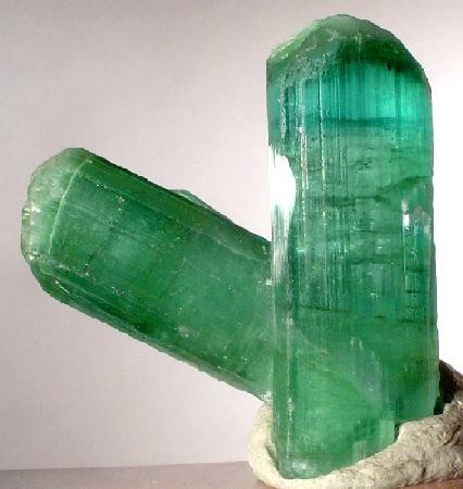 showing a green tourmaline in the context of green tourmaline benefits