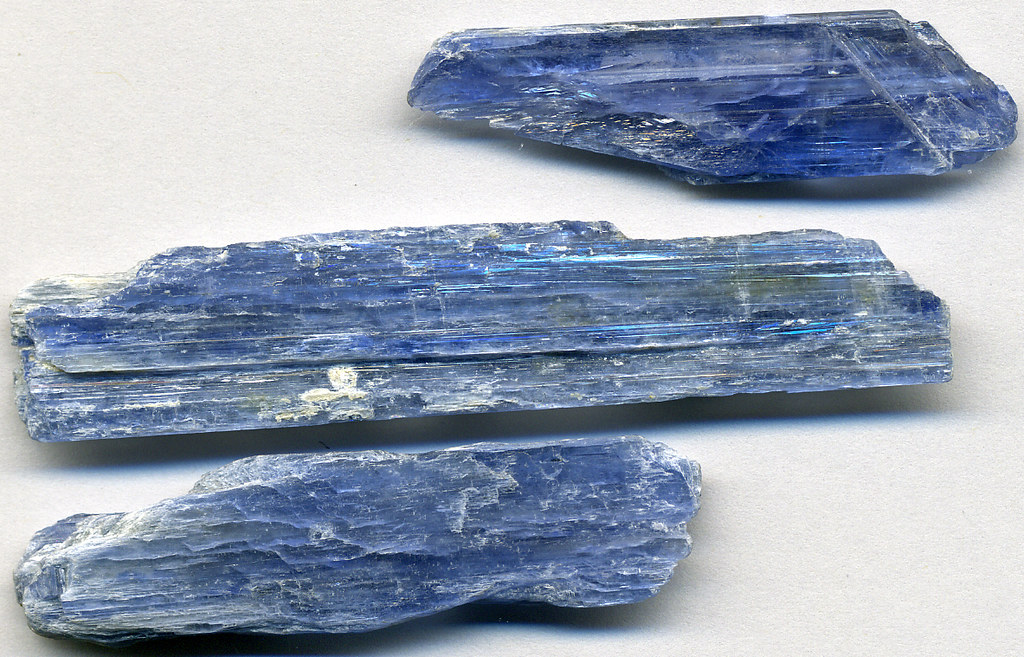 blue kyanite in the context of blue kyanite metaphysical properties